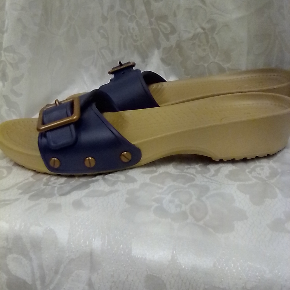 Crocs Slip On Sandals - Picture 8 of 11